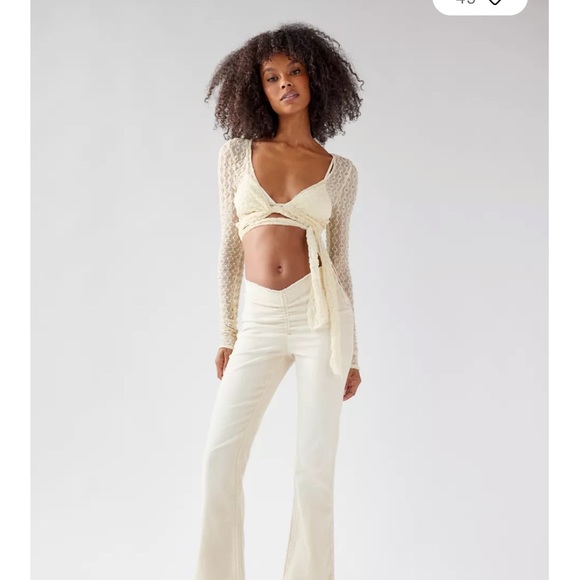 UO Velvet Ruched V-Front Flare Pant - Picture 4 of 5